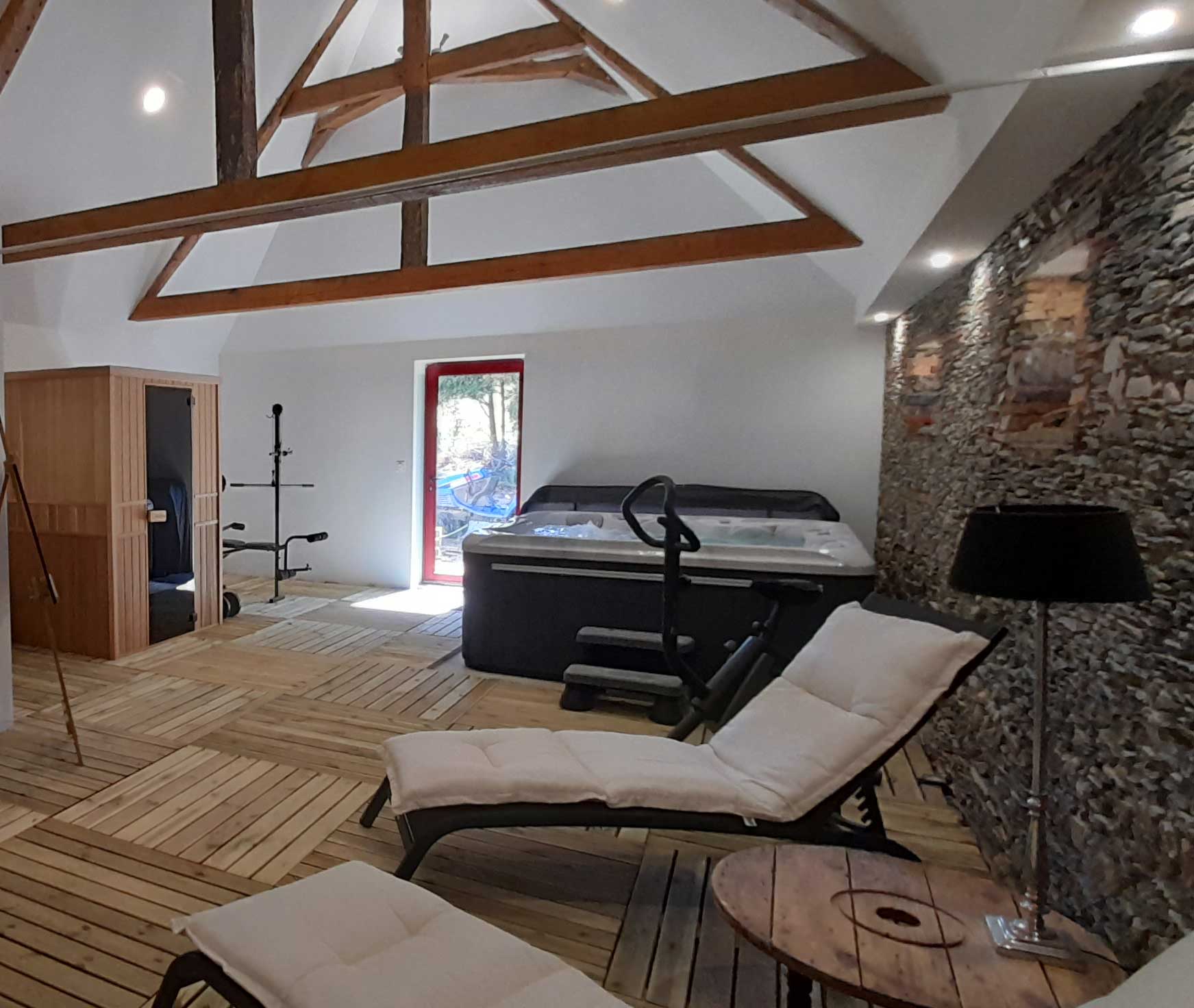 Espace bien-être avec Jacuzzi et Sauna